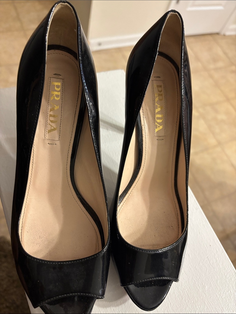 🖤✔️Authentic🖤✔️Prada Black Patent Leather Peep Toe Pumps
